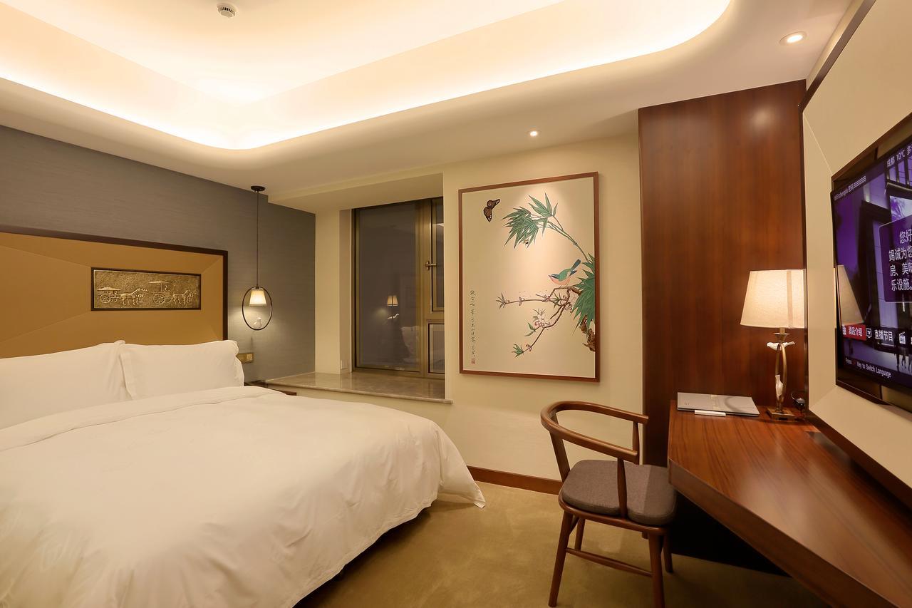Lujia International Hotel Чънду Екстериор снимка