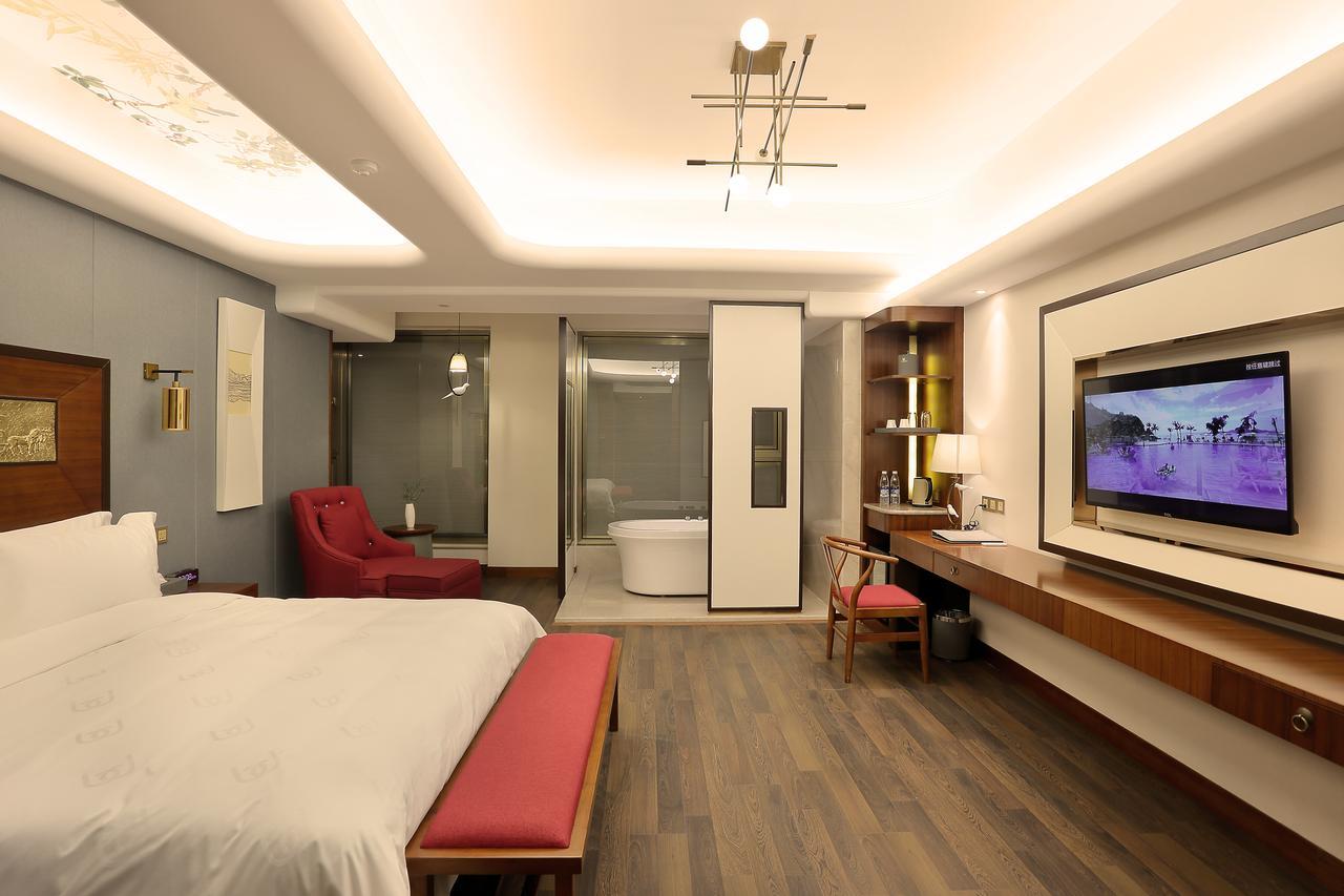 Lujia International Hotel Чънду Екстериор снимка