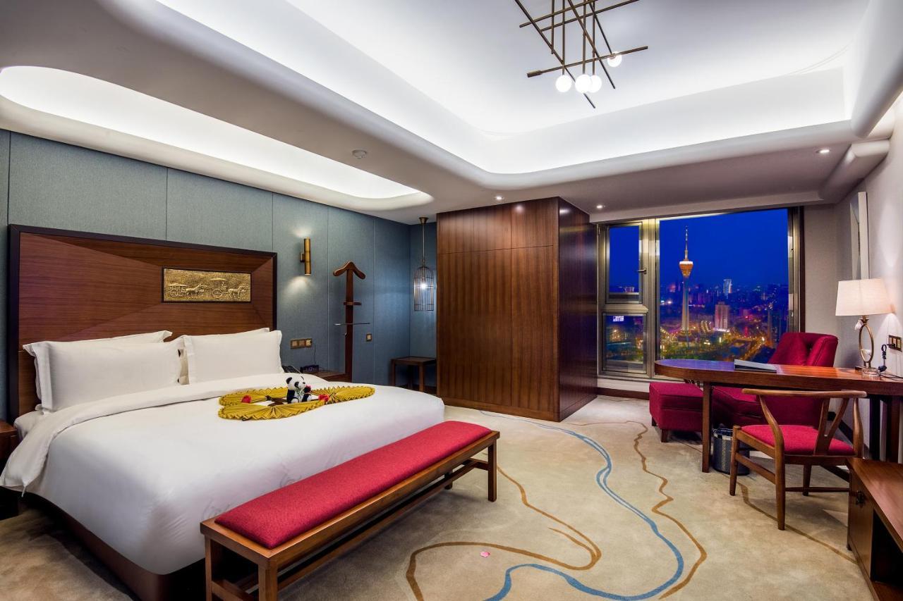 Lujia International Hotel Чънду Екстериор снимка