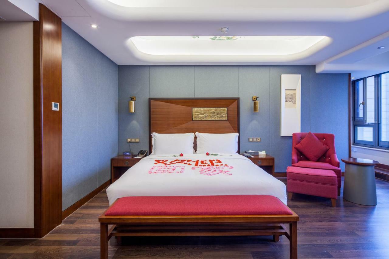 Lujia International Hotel Чънду Екстериор снимка