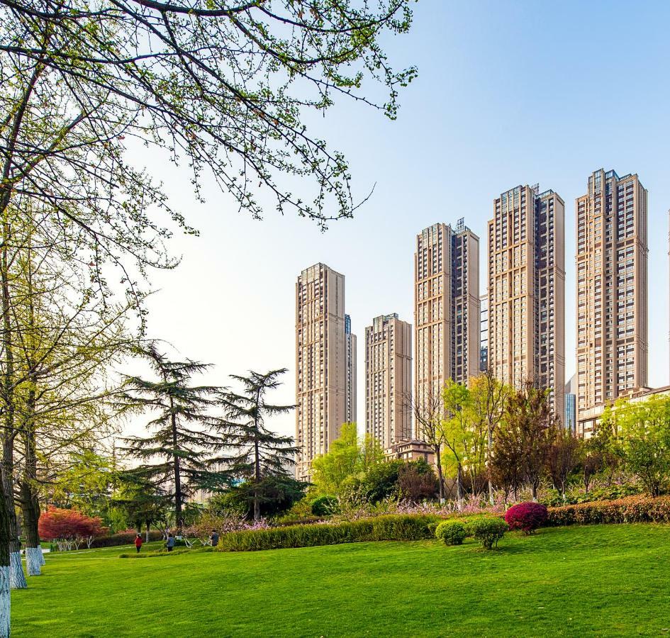Lujia International Hotel Чънду Екстериор снимка