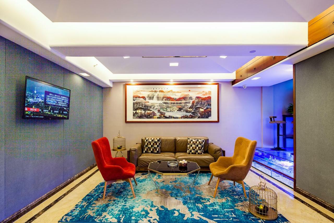 Lujia International Hotel Чънду Екстериор снимка