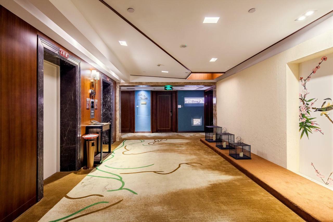 Lujia International Hotel Чънду Екстериор снимка